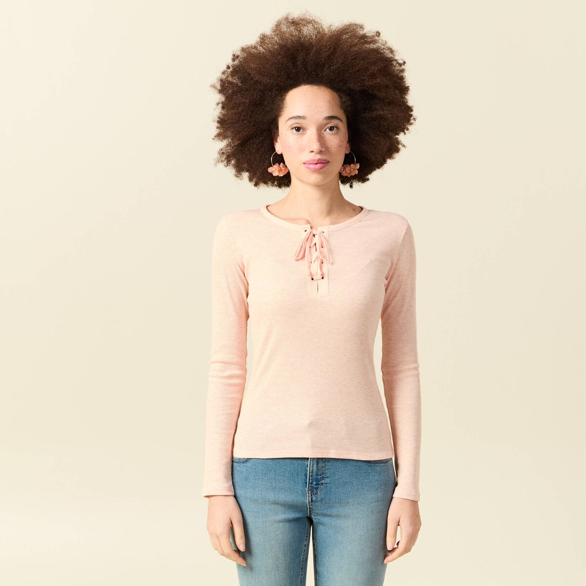 T-shirt cintr&eacute; manches longues col rond rose champagne femme