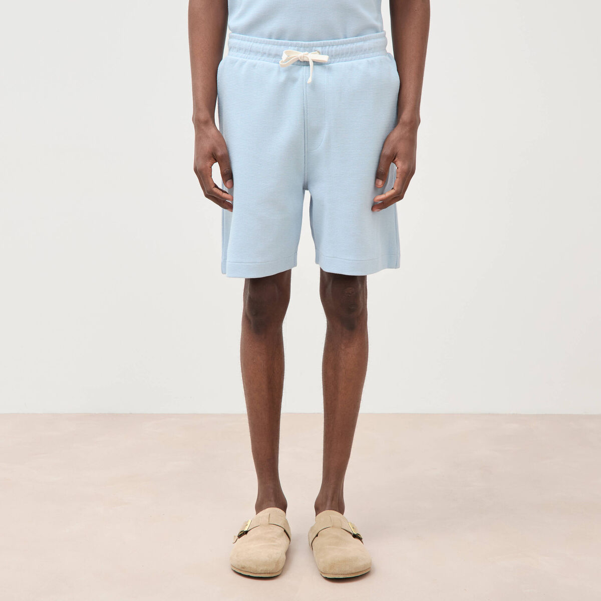 Short bleu ciel homme