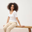 T-shirt ajust&eacute; avec brassi&egrave;re int&eacute;gr&eacute;e blanc femme