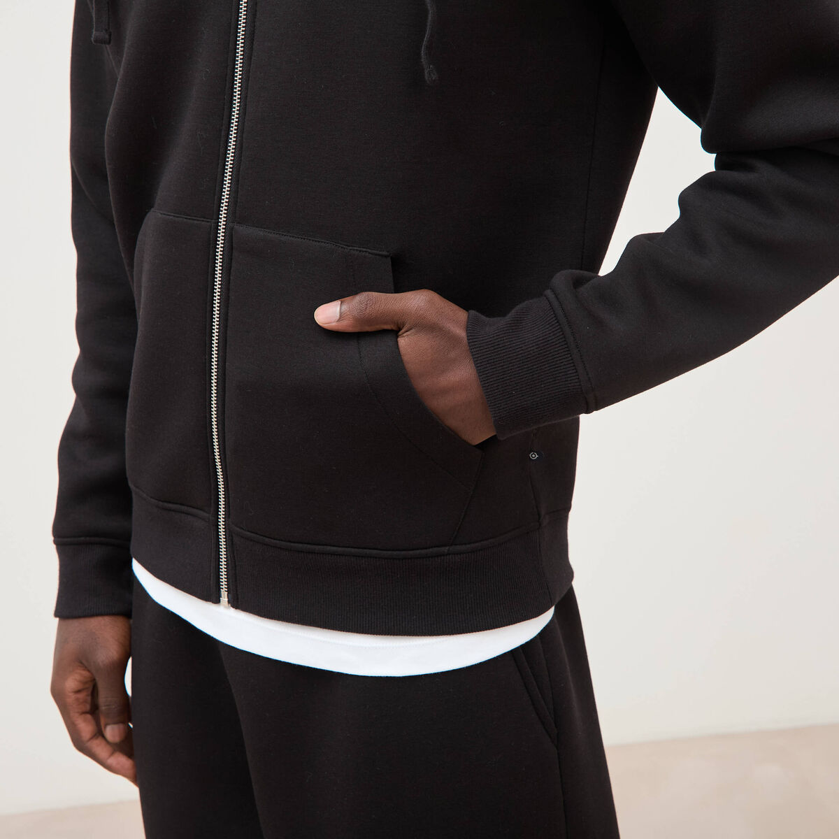 Sweat ample &agrave; capuche manches longues noir homme