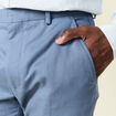 Pantalon chino bleu fonc&eacute; homme