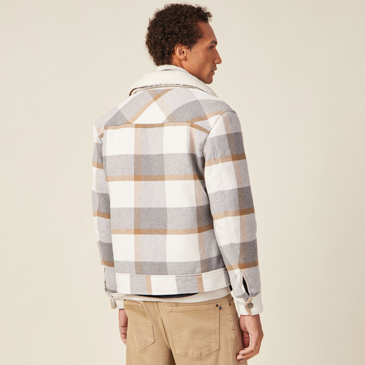 Blouson droit court &agrave; manches longues ecru homme