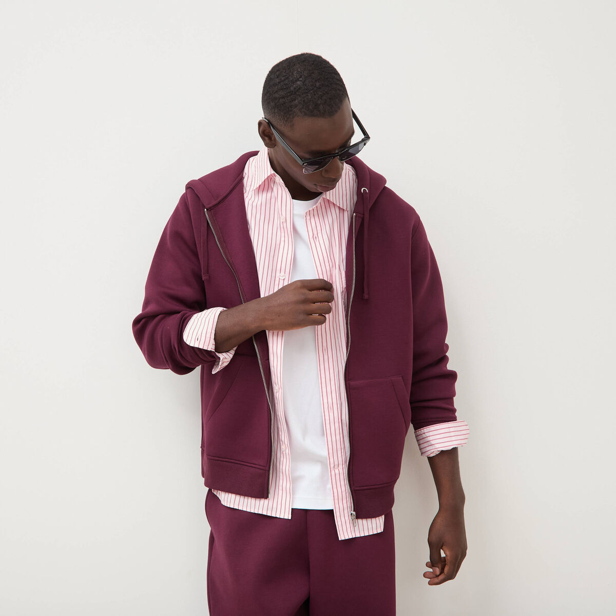 Sweat ample &agrave; capuche manches longues prune homme
