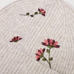 Bonnet avec broderie beige femme