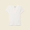 T-shirt ajust&eacute; col V manches courtes ecru femme