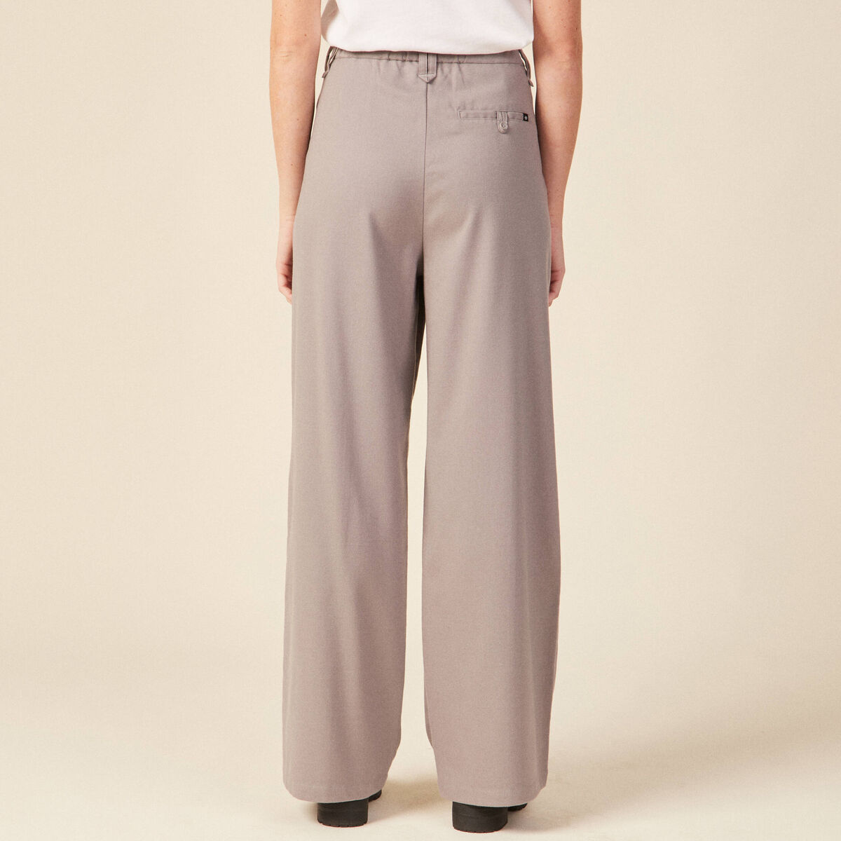 Pantalon large avec pinces gris femme