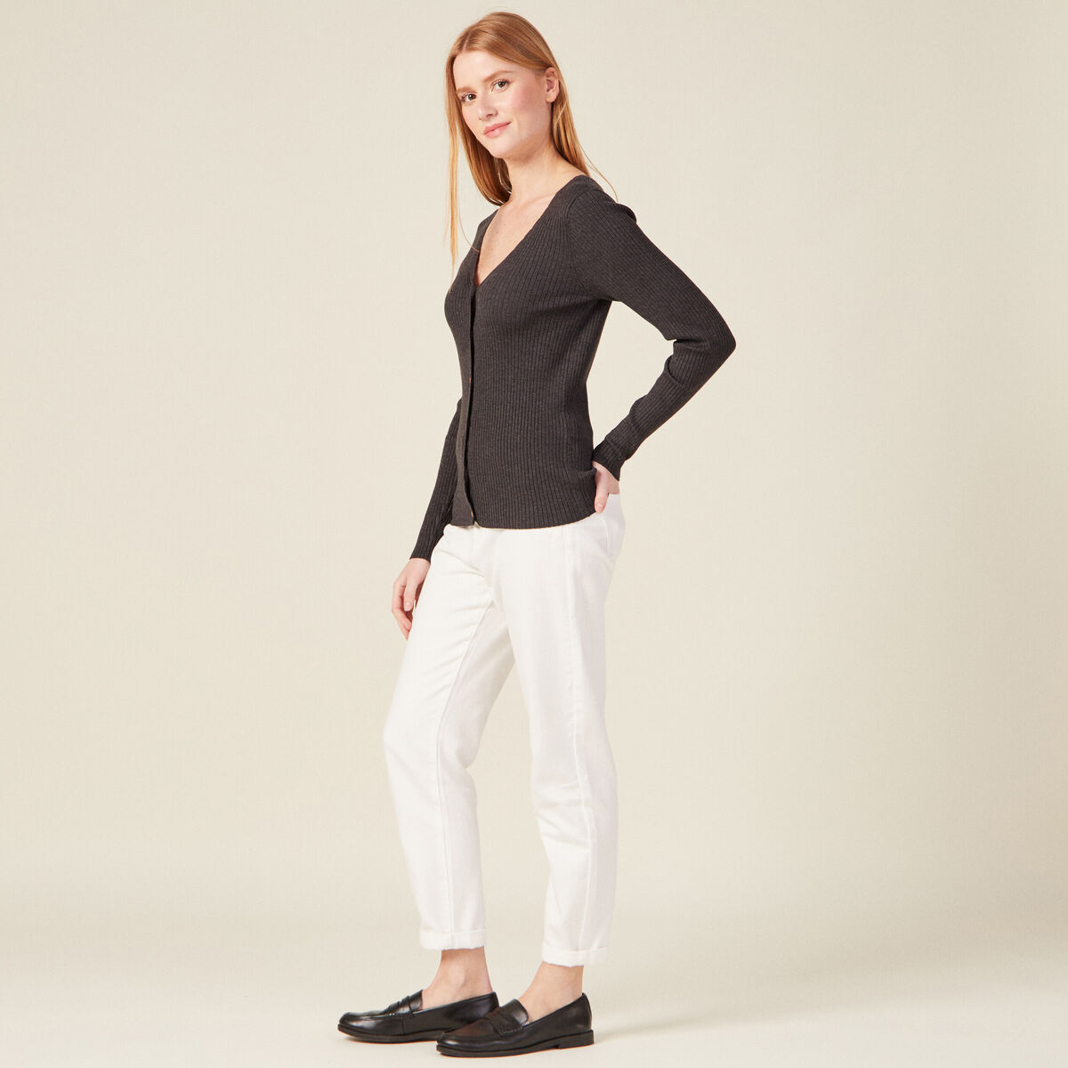 Gilet col en V éco-responsable gris foncé femme