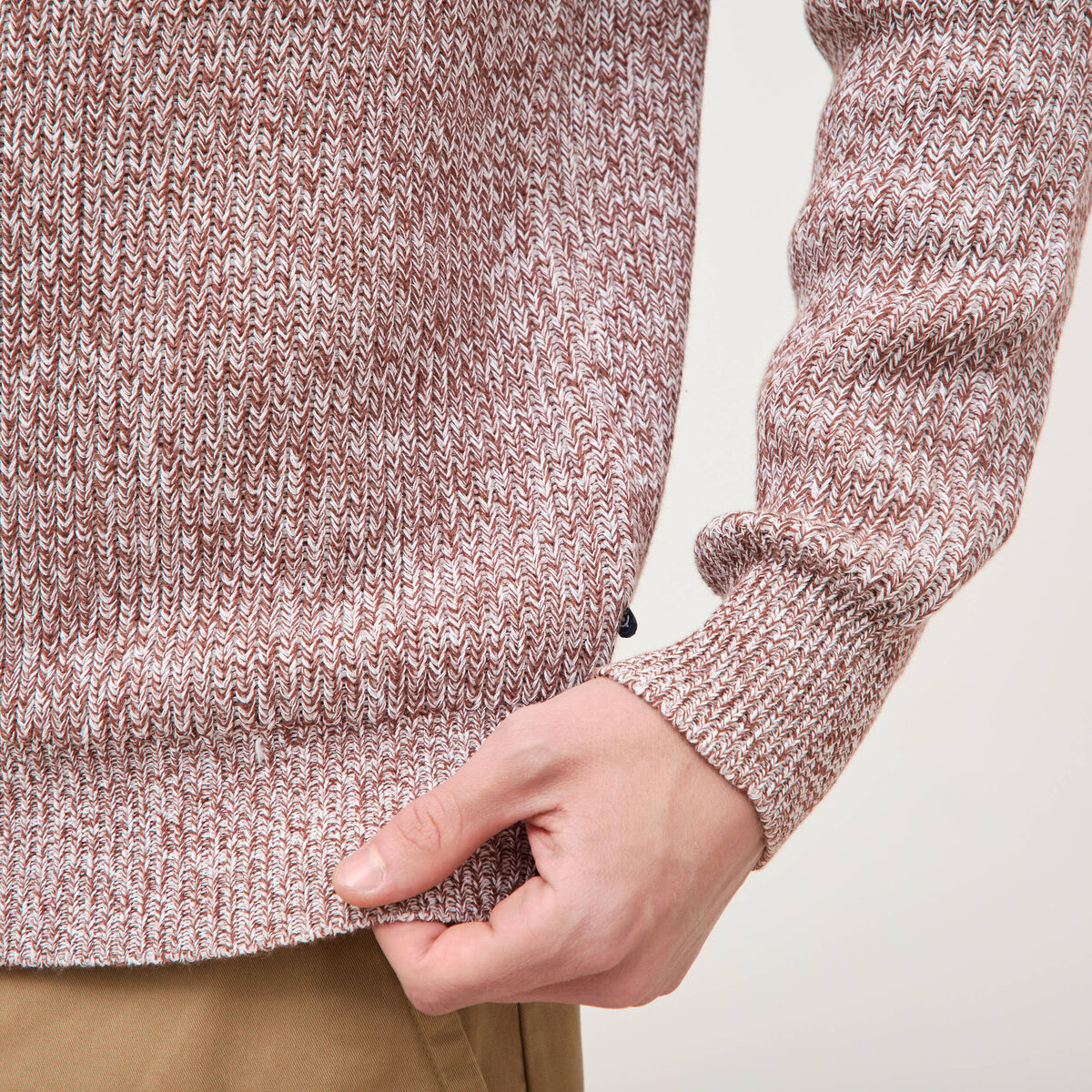 Pull manches longues marron fonc&eacute; homme