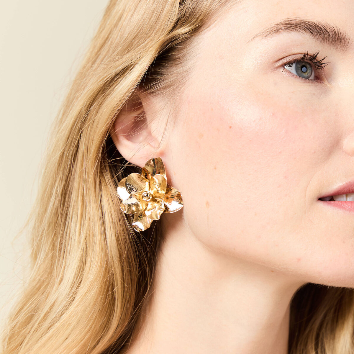 Boucles d'oreilles clous couleur or femme