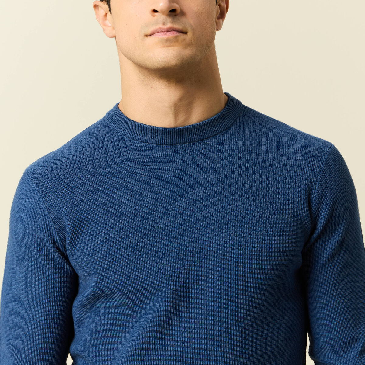 Pull fin col rond manches longues bleu fonc&eacute; homme