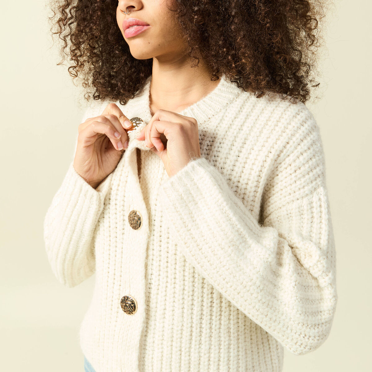 Gilet droit court manches longues creme femme