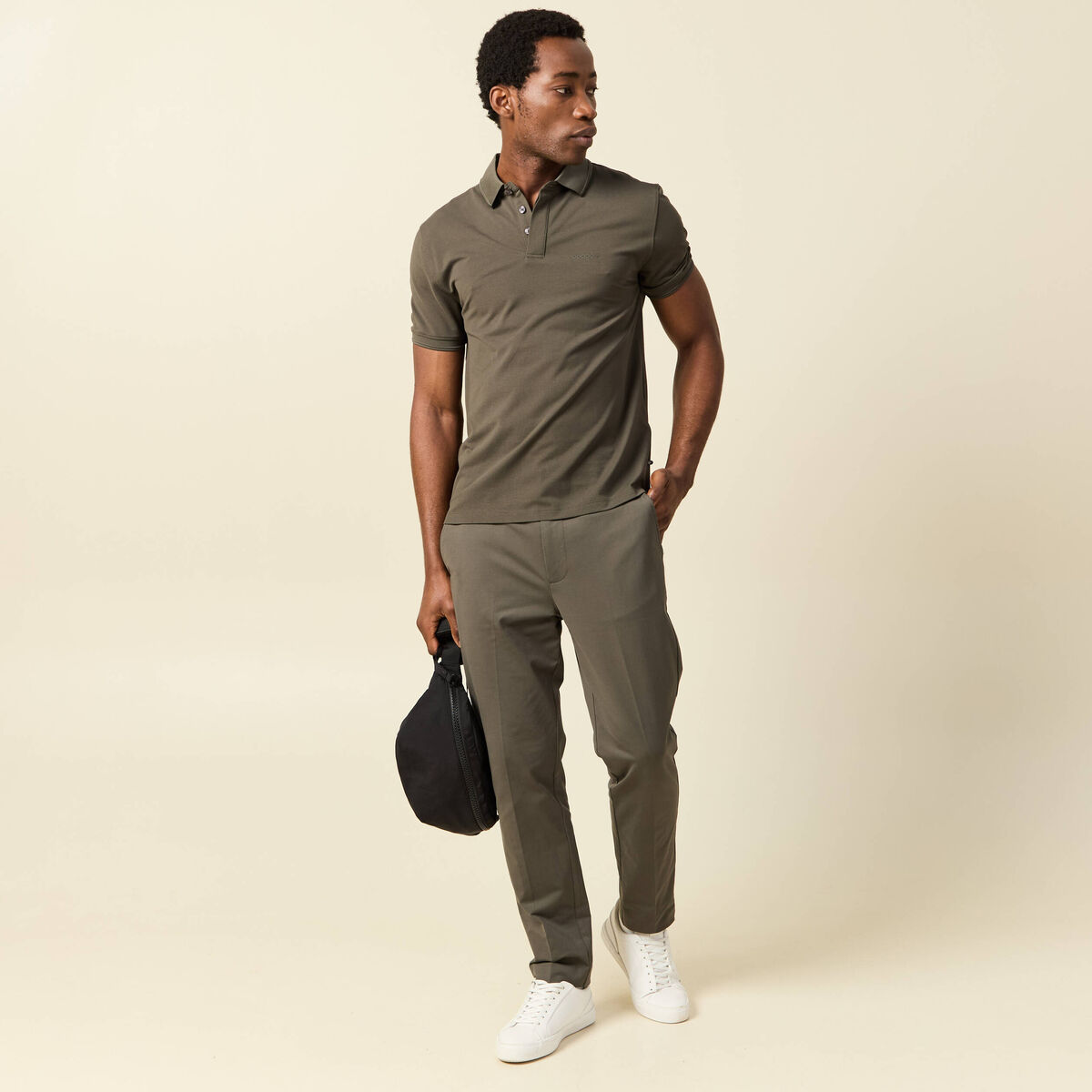 Polo cintr&eacute; manches courtes col polo vert fonc&eacute; homme