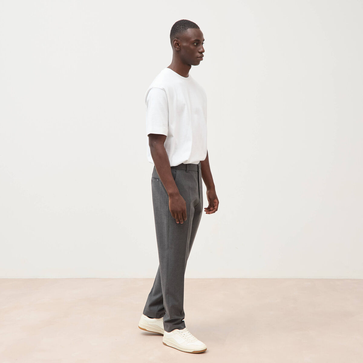 Pantalon droit longueur 32 gris fonc&eacute; homme