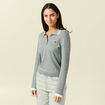 Polo manches longues avec c&oelig;ur brod&eacute; gris clair femme
