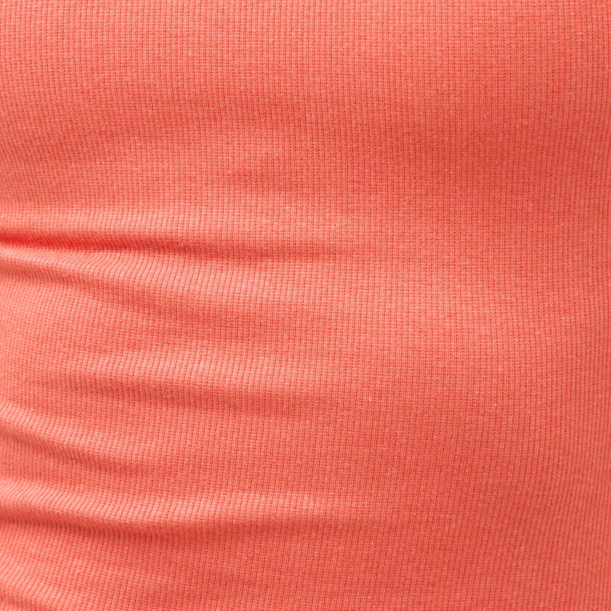 T-shirt ajust&eacute; avec brassi&egrave;re int&eacute;gr&eacute;e rouge fonc&eacute; femme