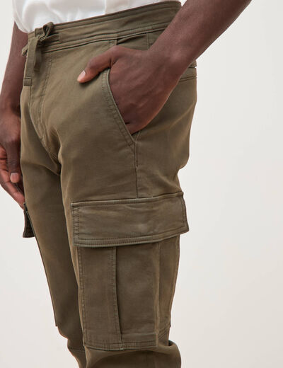 Pantalon battle bas resserr&eacute; vert kaki homme