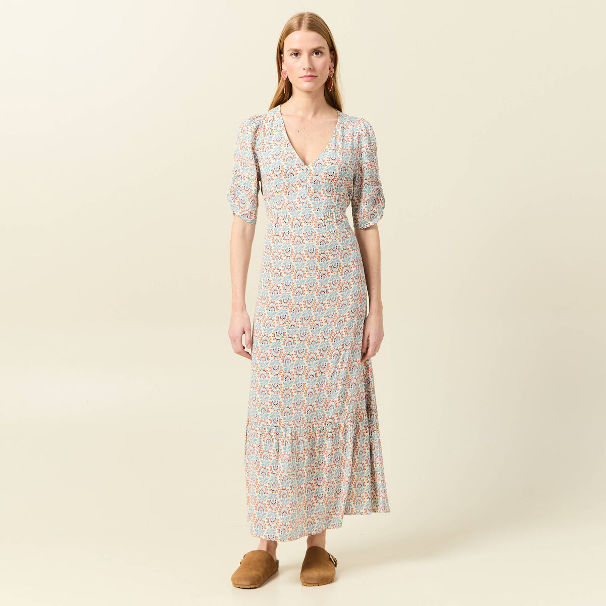 Robe longue évasée col en V blanc femme