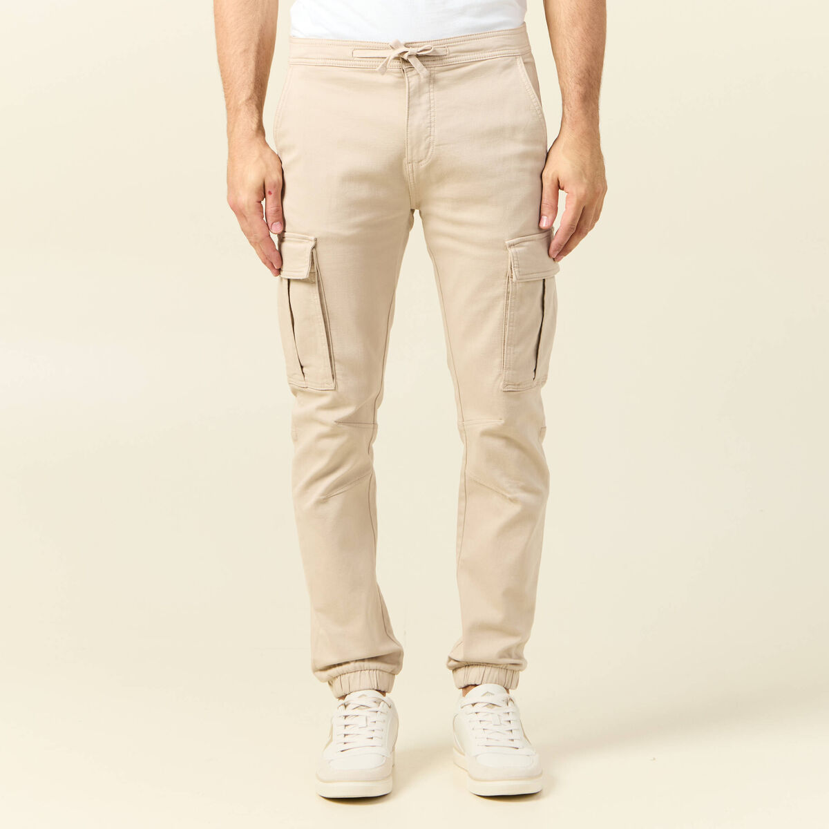 Pantalon battle bas resserr&eacute; beige homme