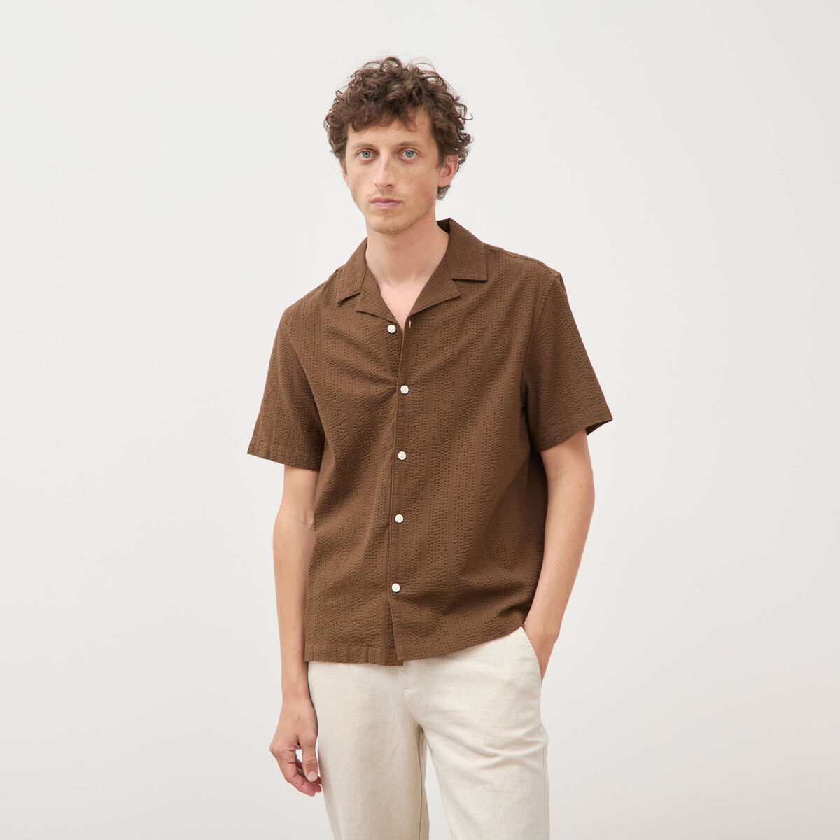 Chemise manches courtes col tailleur taupe homme