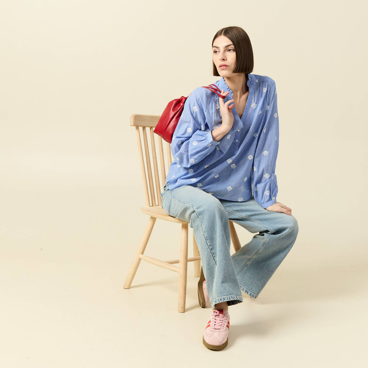 Blouse manches longues en coton brod&eacute; bleu gris femme