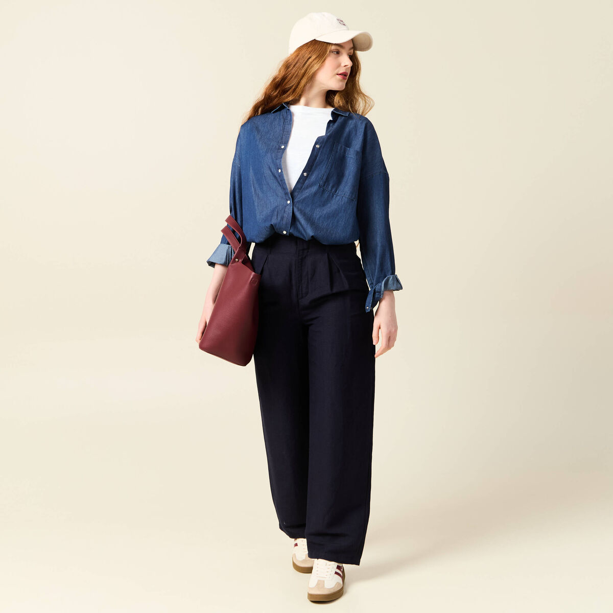 Pantalon large &agrave; pinces bleu fonc&eacute; femme