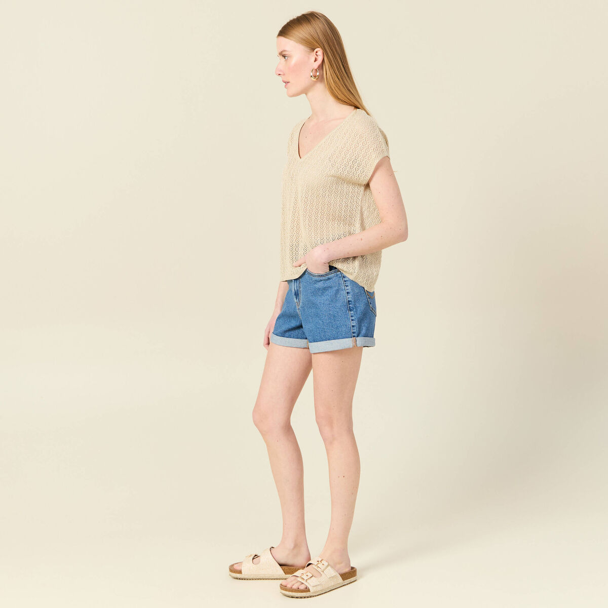 Pull manches courtes ajouré creme femme