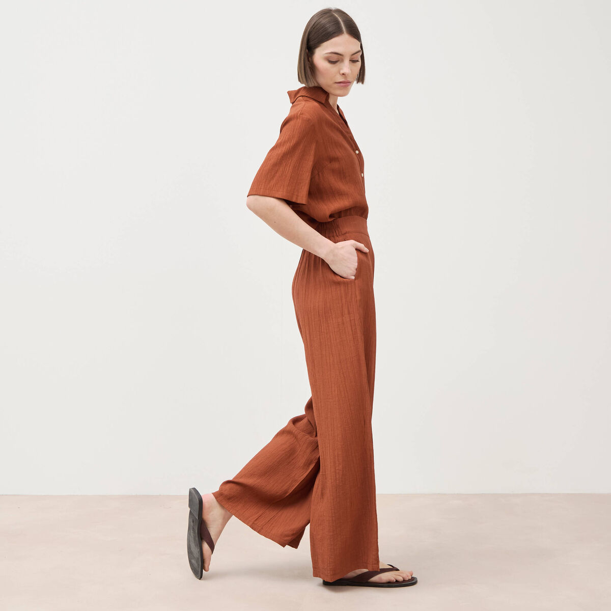 Pantalon large taille haute fluide marron femme