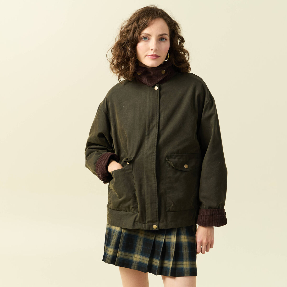 Parka oversize courte col classique vert kaki femme