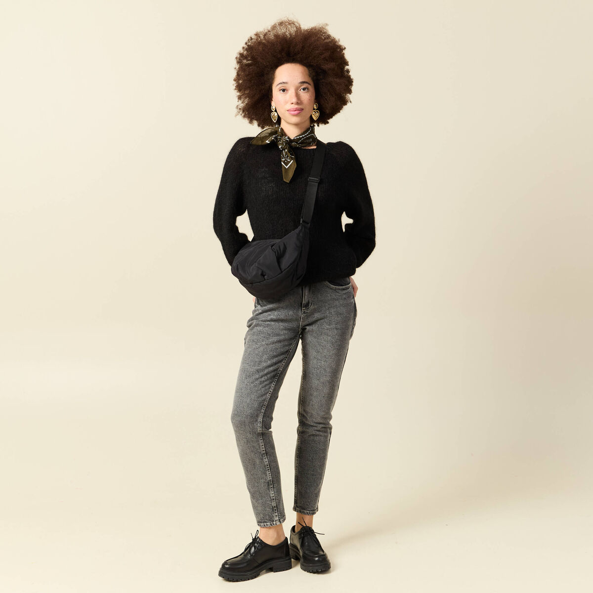 Pull manches longues col rond noir femme