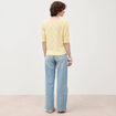 Pull ajour&eacute; droit court manches courtes jaune clair femme