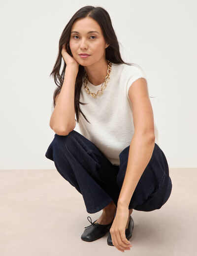 Pull droit court sans manches col rond ecru femme
