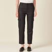 Jeans cargo 7/8ème enduit denim noir enduit femme