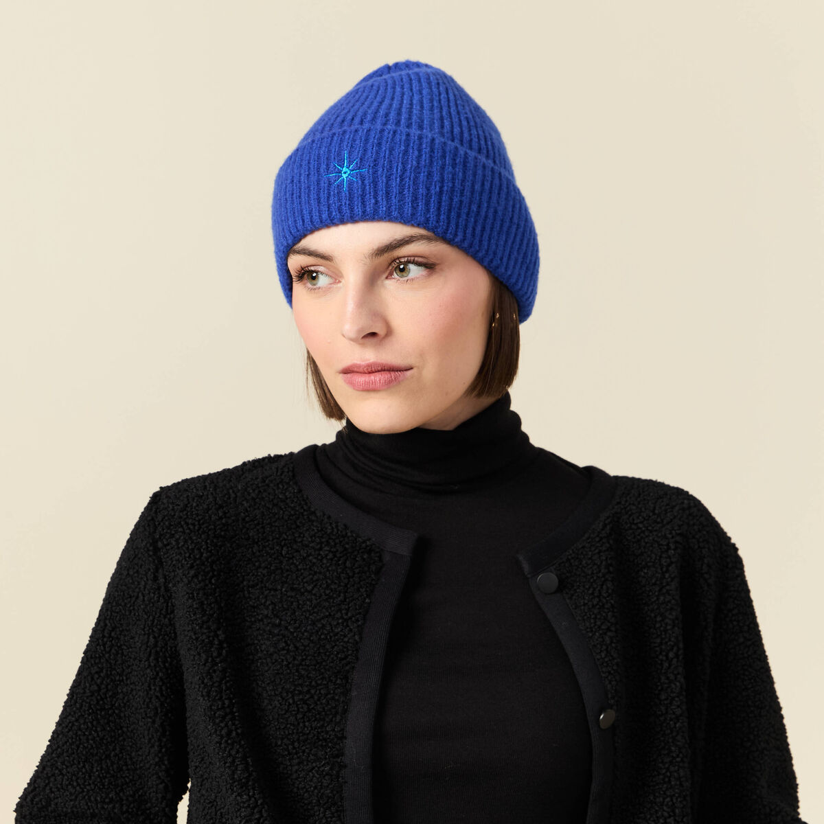 Bonnet bleu electrique femme