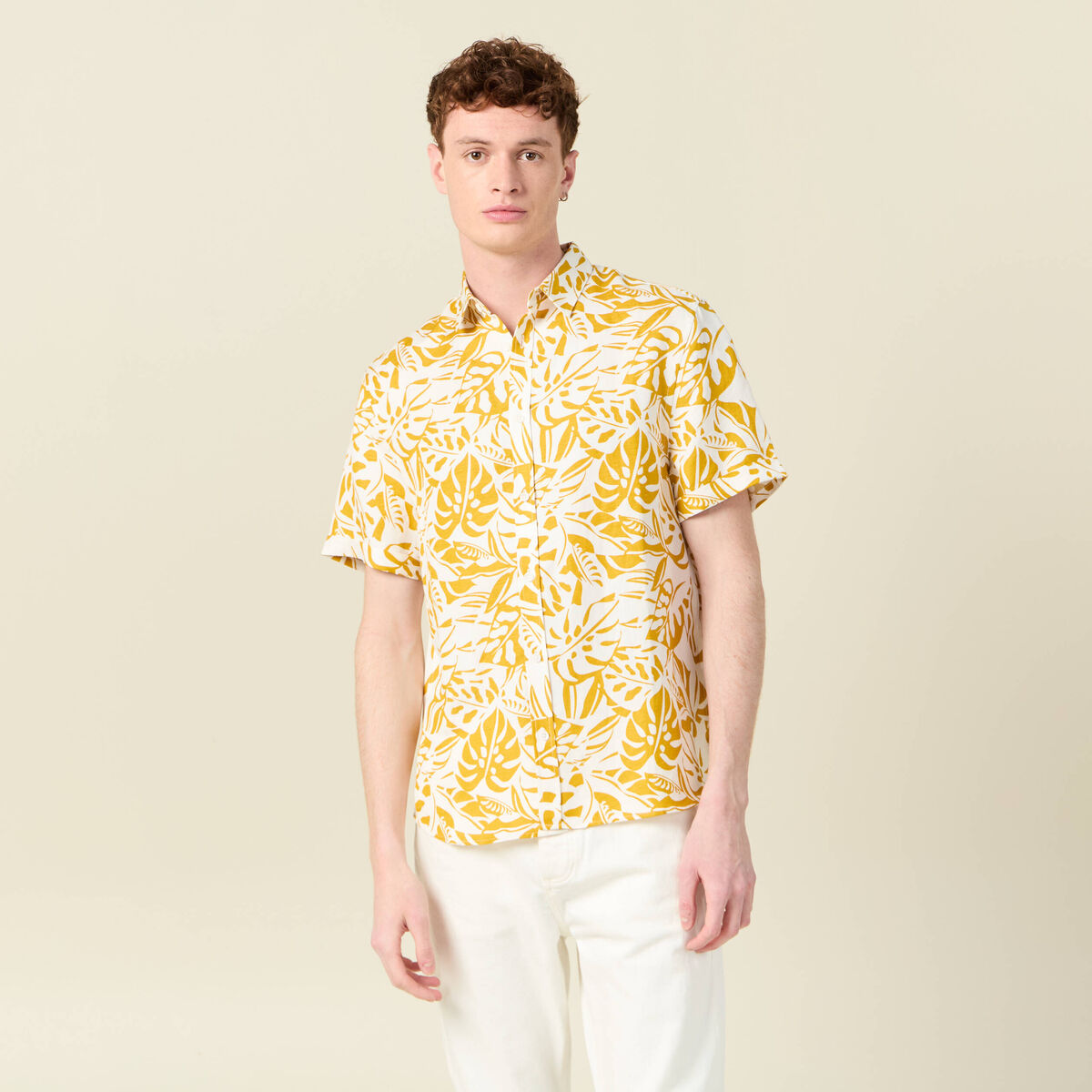 Chemise manches courtes fluide jaune fonc&eacute; homme