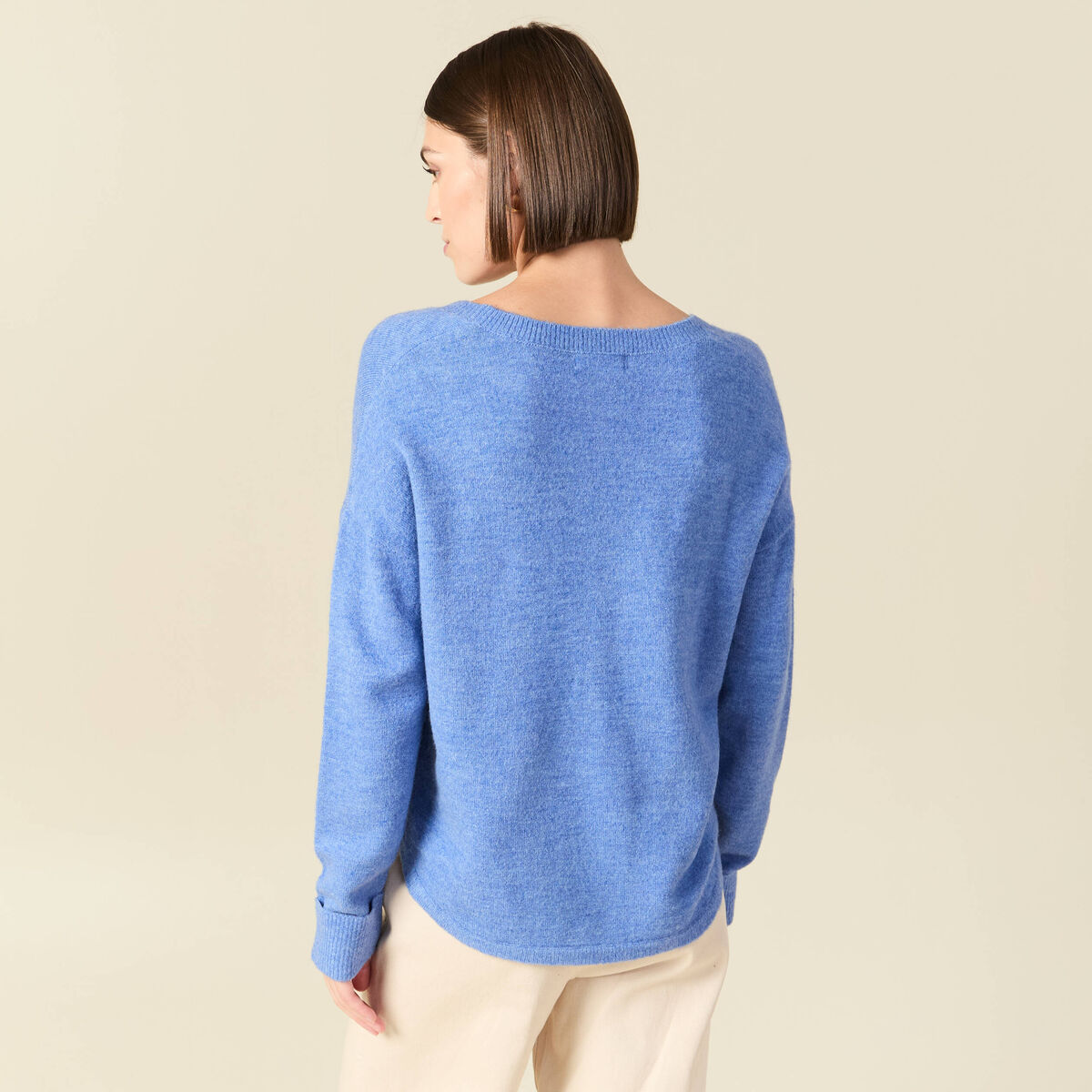 Pull manches longues col en V bleu ciel femme