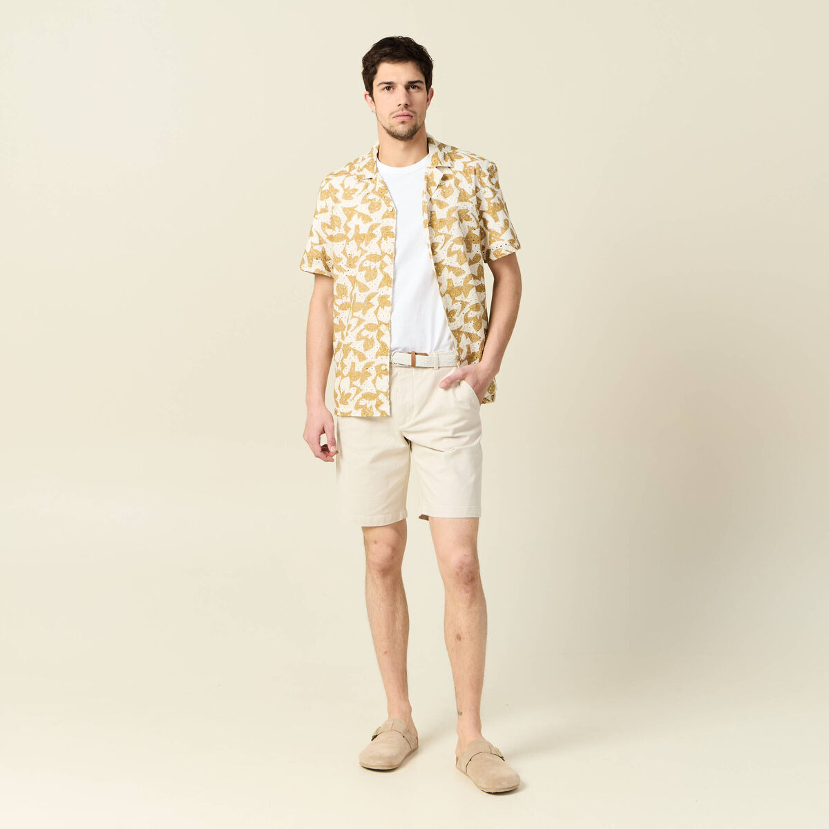 Chemise manches courtes brodée blanc homme