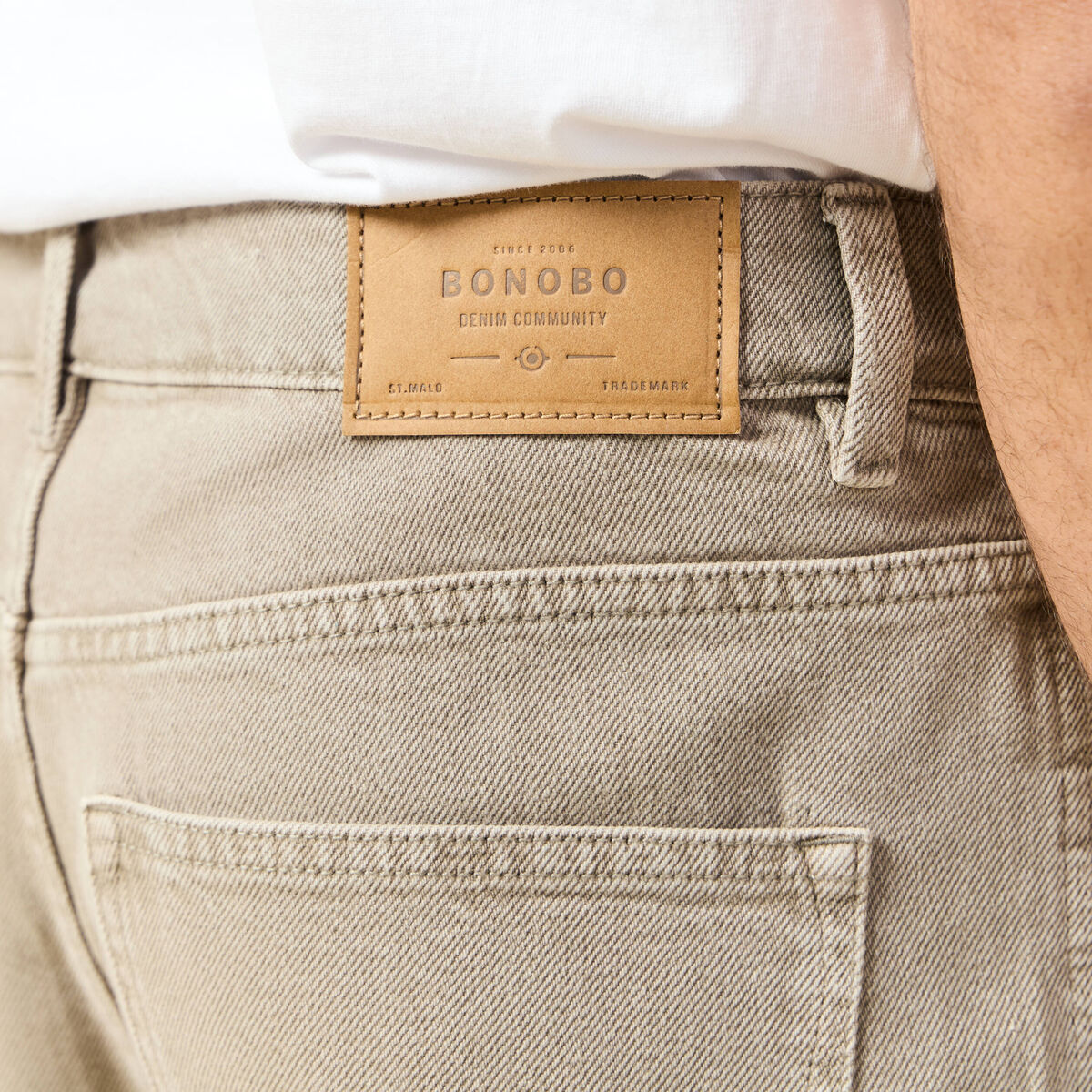 Jeans large longueur 32 en coton denim beige homme