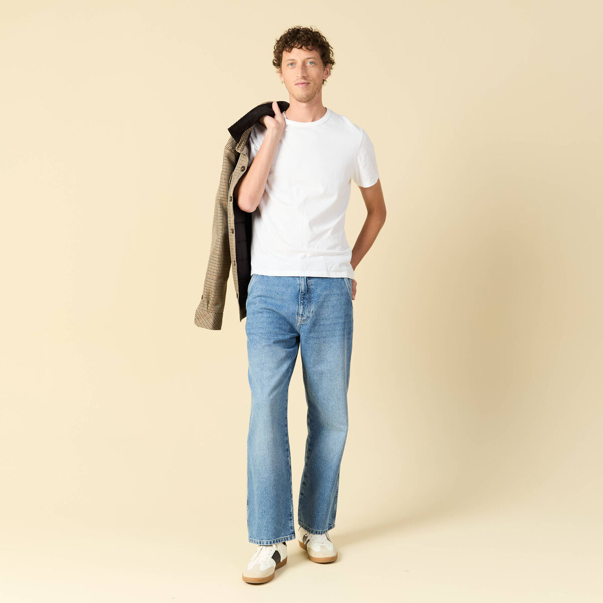 Jeans loose longueur 32 en coton denim bleach homme