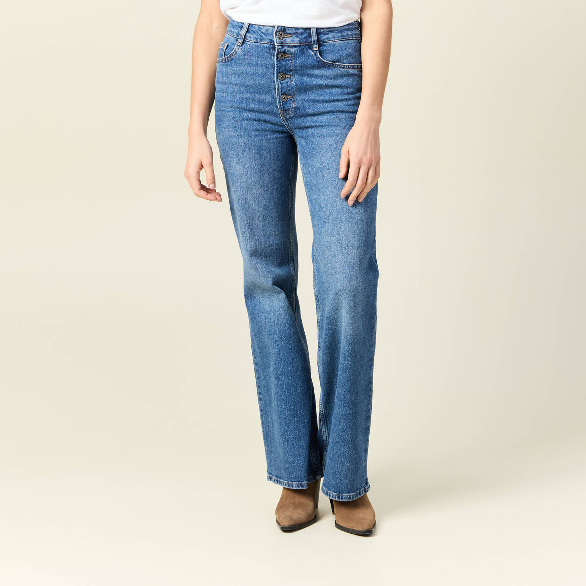 Jeans flare boutonn&eacute; denim brut femme