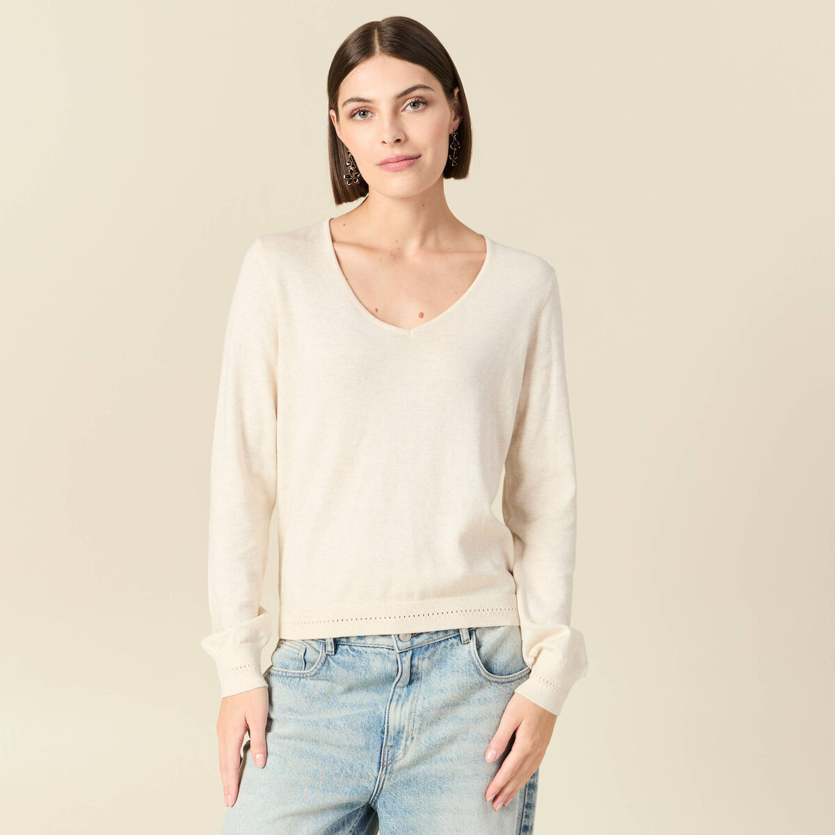 Pull col v manches longues en coton creme femme