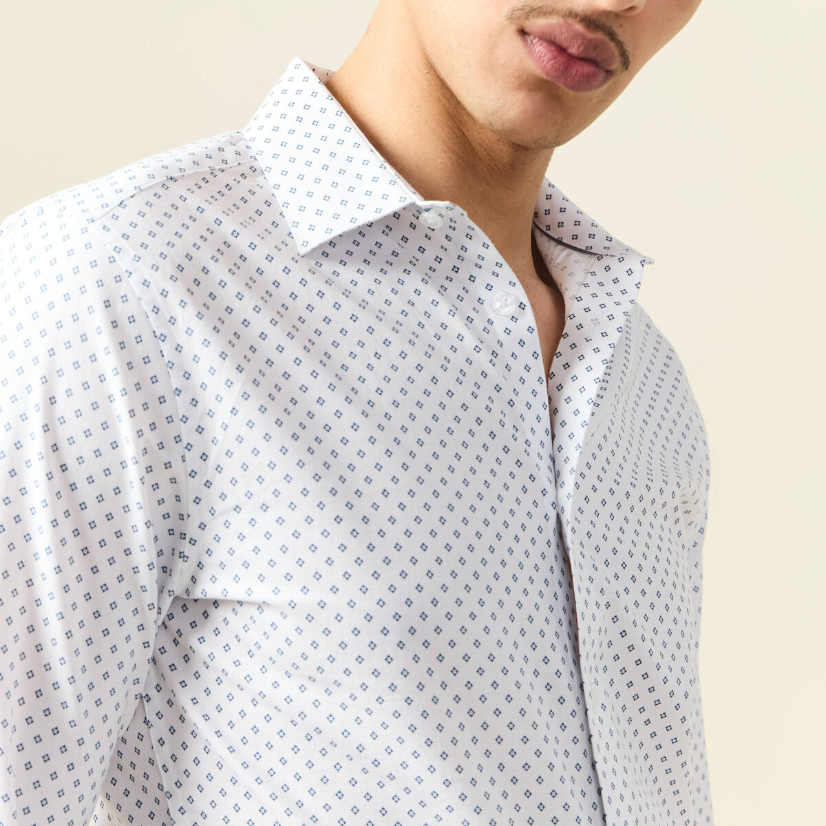 Chemise cintr&eacute;e en coton manches longues blanc homme