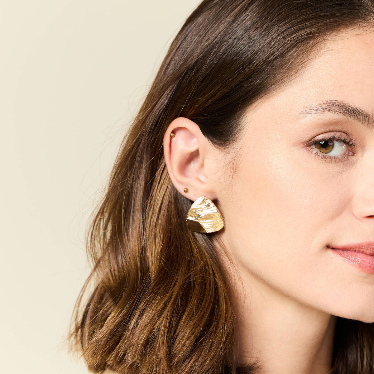 Boucles d'oreilles clous couleur or femme