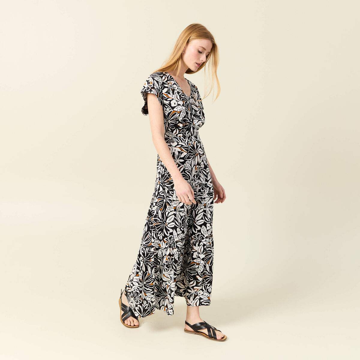 Robe longue évasée dos ouvert noir femme