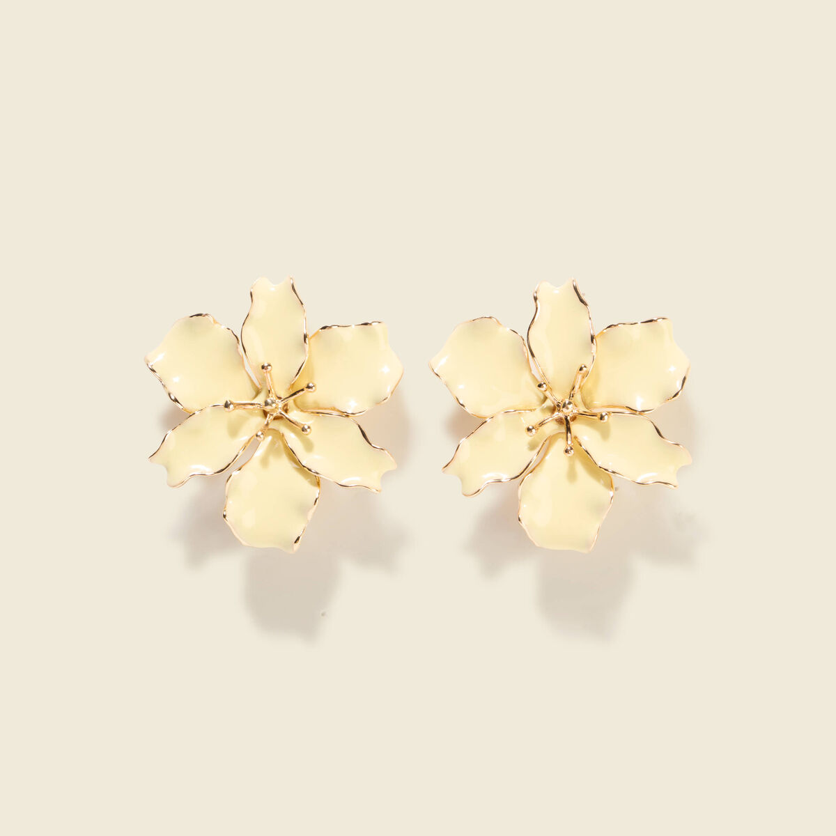 Boucles d'oreilles forme fleur jaune pastel femme