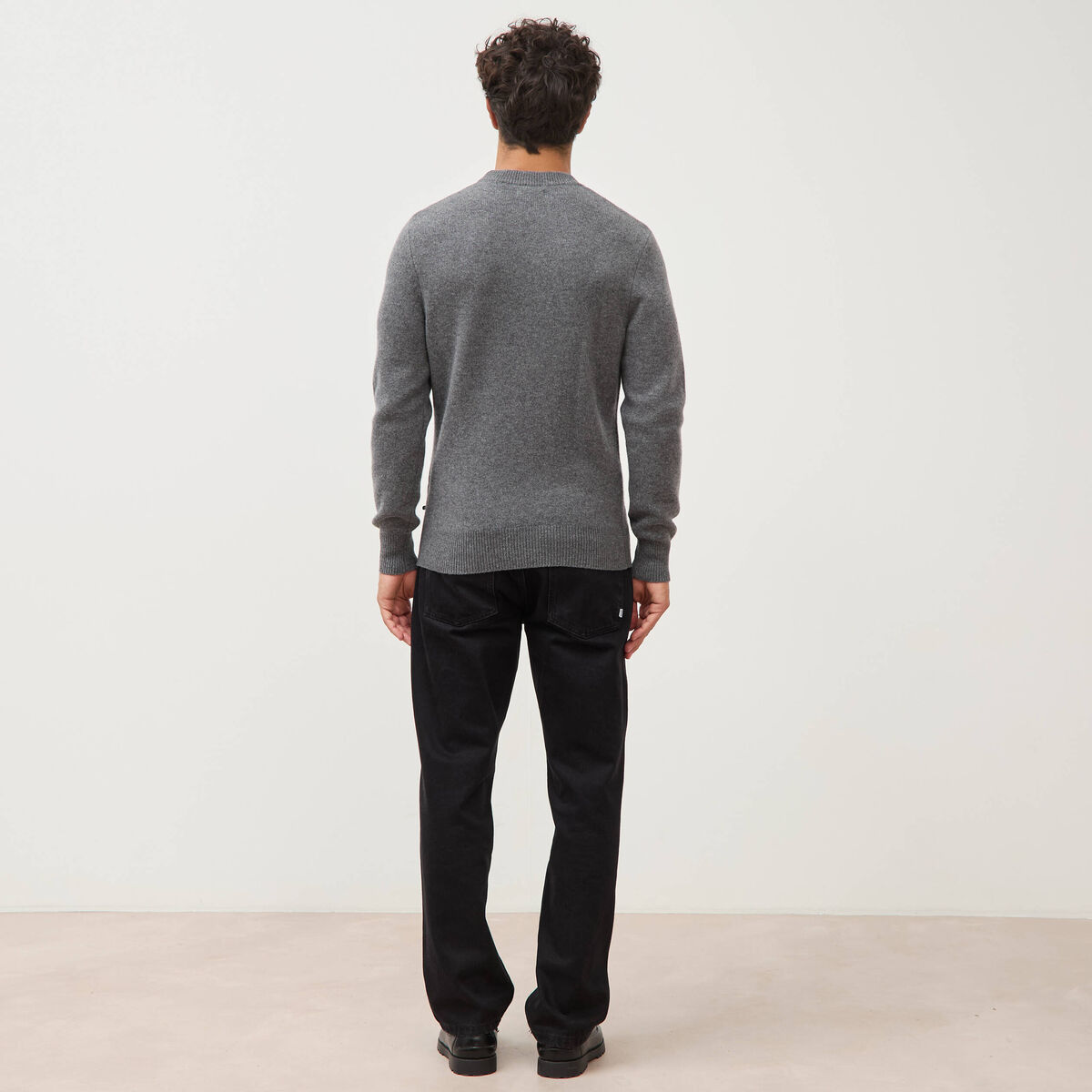 Pull droit col rond manches longues gris fonc&eacute; homme
