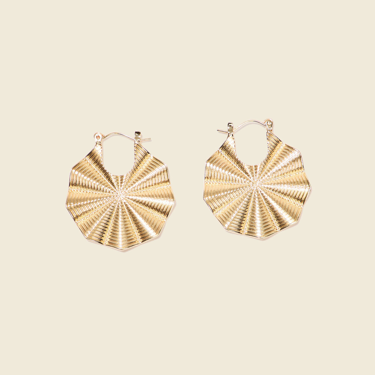 Boucles d'oreilles créoles couleur or femme