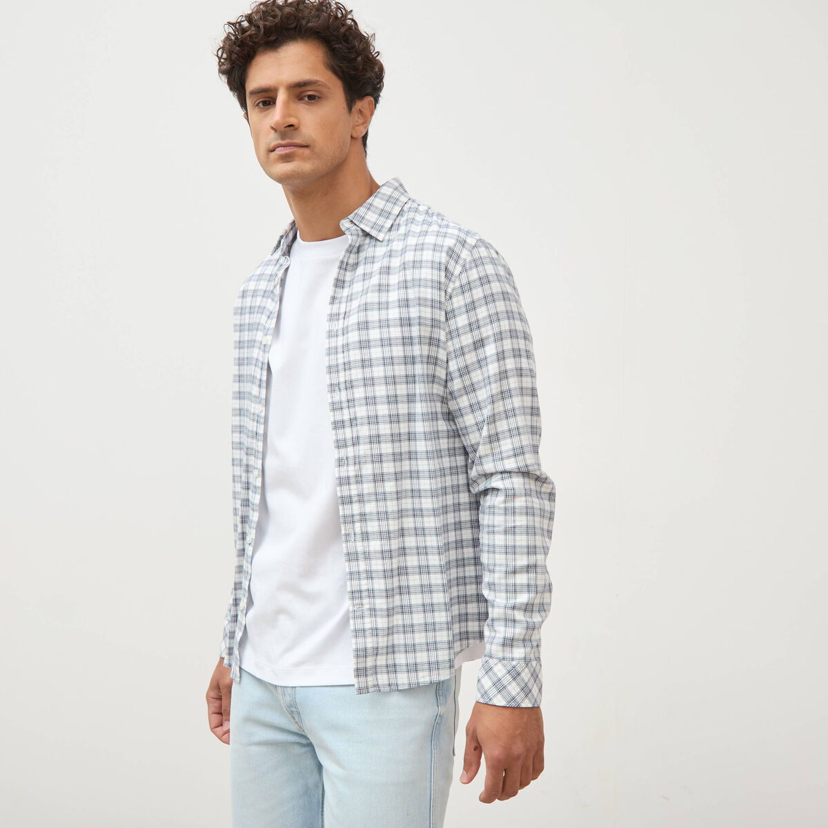 Chemise manches longues bleu fonc&eacute; homme