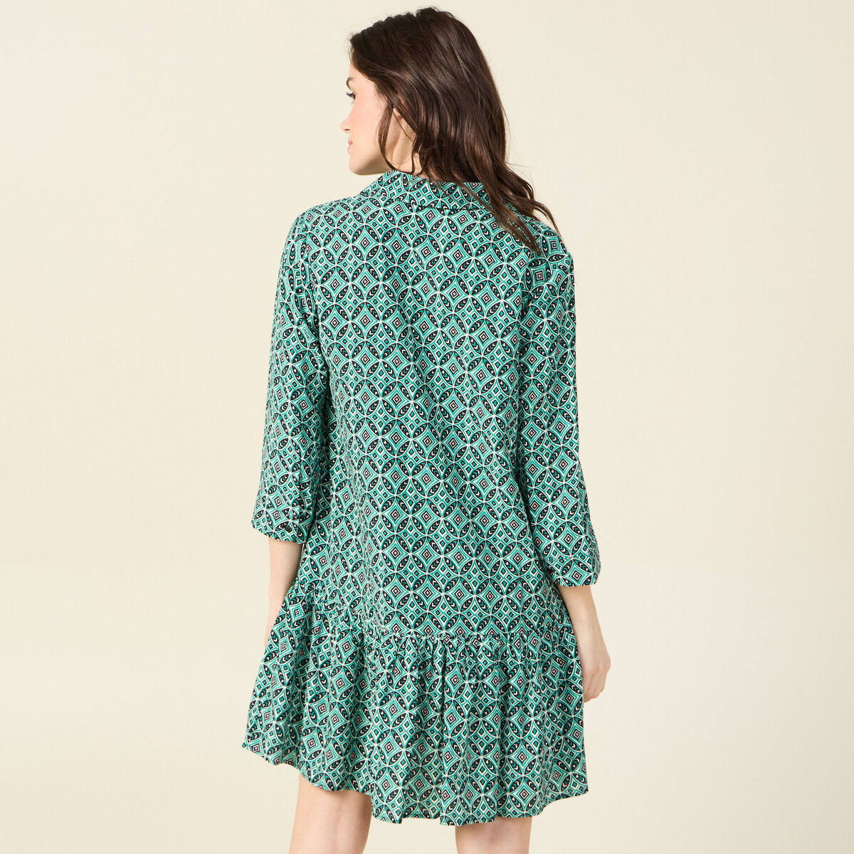 Robe courte &eacute;vas&eacute;e manches longues vert femme