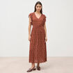 Robe longue &eacute;vas&eacute;e col v manches courtes marron cognac femme