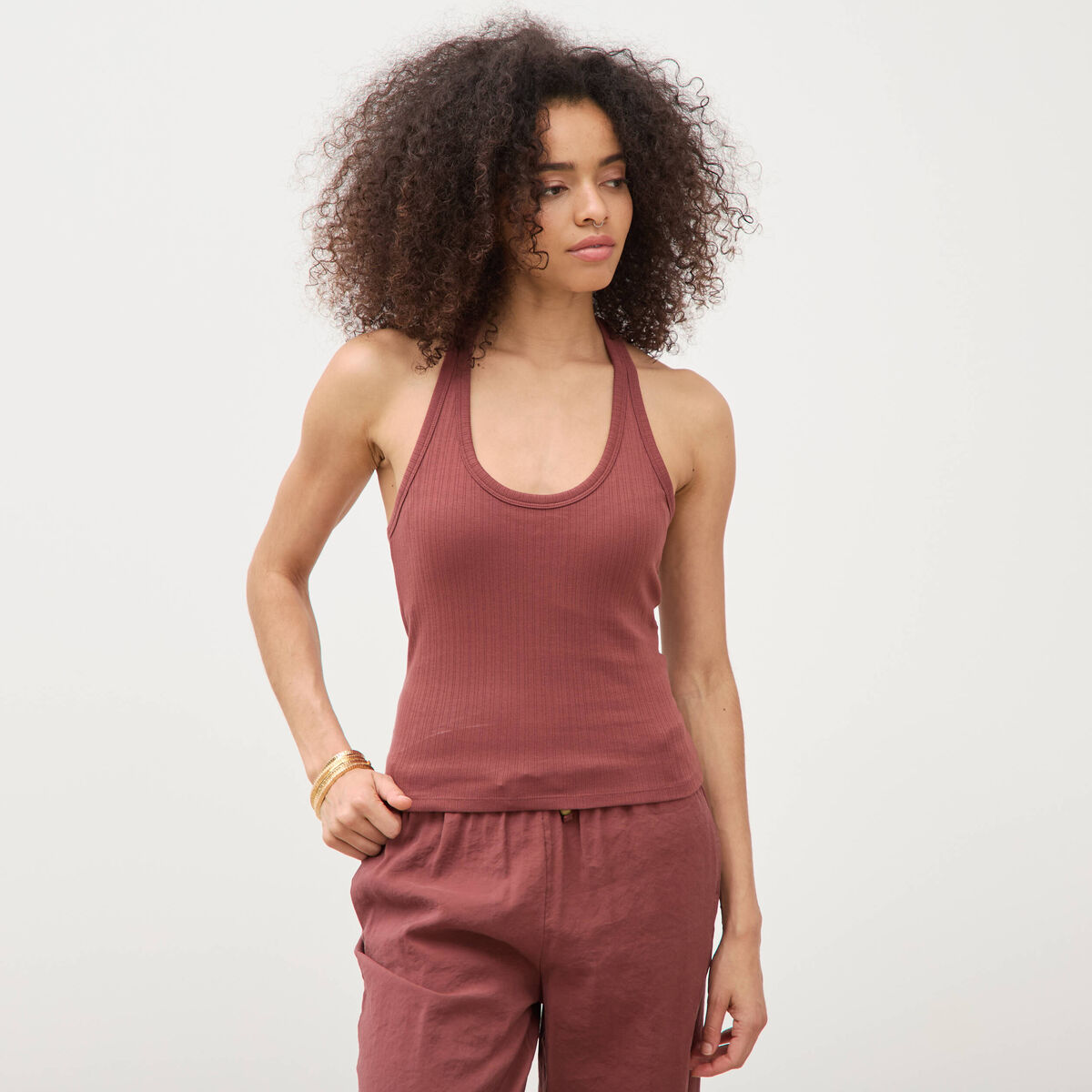 D&eacute;bardeur d&eacute;collet&eacute; brassi&egrave;re int&eacute;gr&eacute;e marron cognac femme
